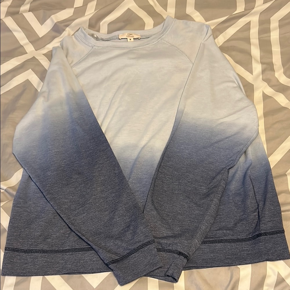 Women’s medium Blue Ombre Long Sleeve Shirt